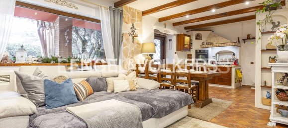 2 bedrooms House in Rome, Italy No. 127299 9