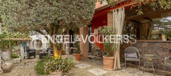2 bedrooms House in Rome, Italy No. 127299 5