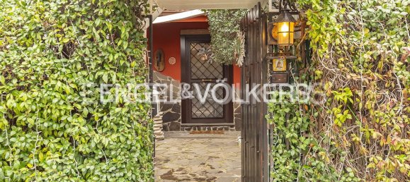 2 bedrooms House in Rome, Italy No. 127299 3