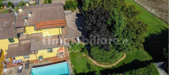 5 bedrooms Villa in Maclodio, Italy No. 337520 32