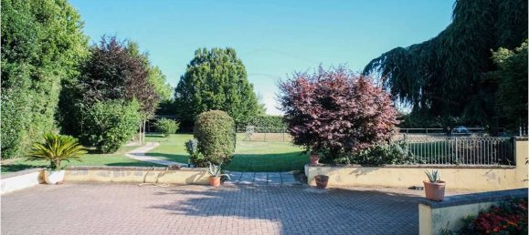 5 bedrooms Villa in Maclodio, Italy No. 337520 17