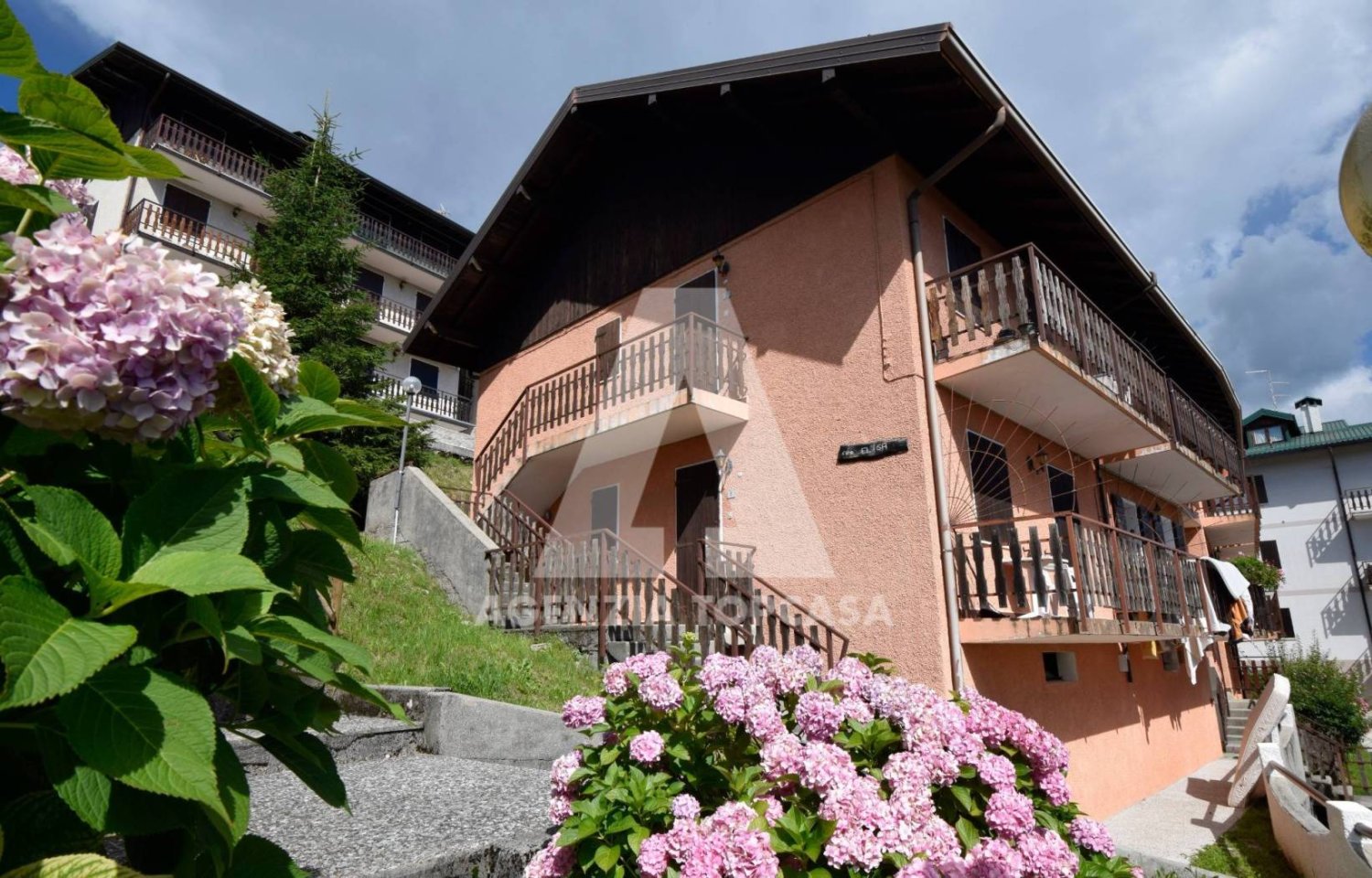 Apartamento de 4 dormitorios en Enego, Italy No. 279974