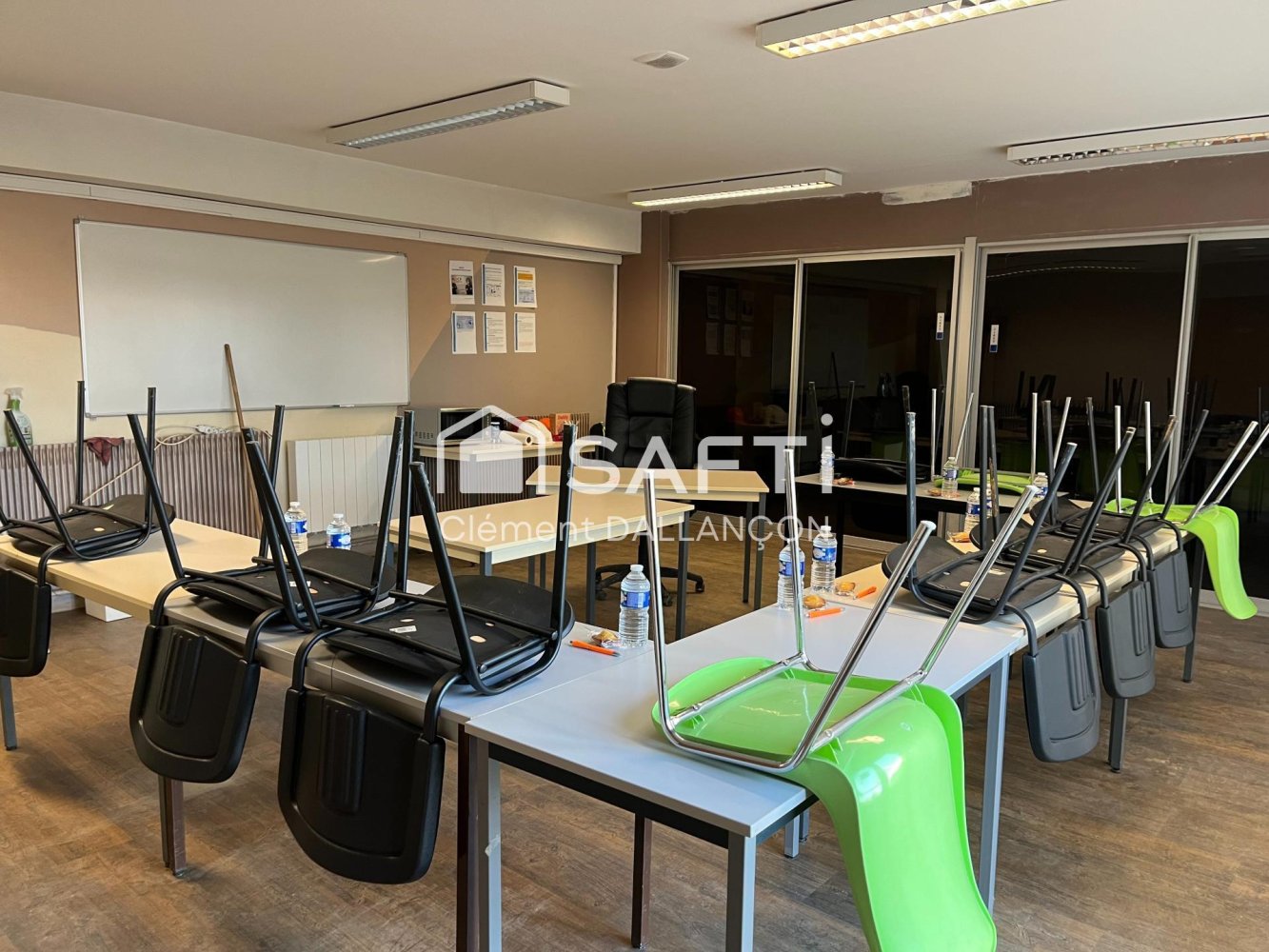 11غرفة مكتب في Saint-Quentin, France رقم 45542