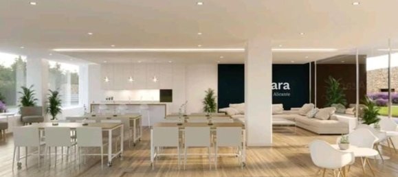 Apartamento de 2 dormitorios en Alicante, Spain No. 20475 3