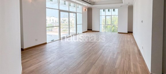 Villa T5 em Umm Suqeim, UAE N.º 99866 5