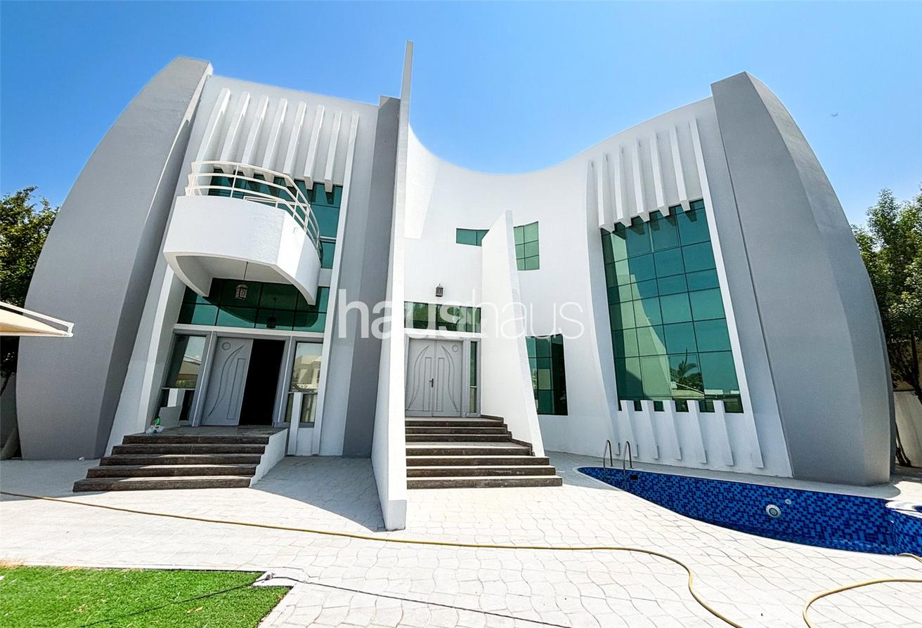 Villa T5 em Umm Suqeim, UAE N.º 99866