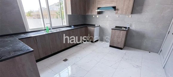 Villa T5 em Umm Suqeim, UAE N.º 99866 3