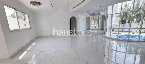 Villa T5 em Umm Suqeim, UAE N.º 99866 2