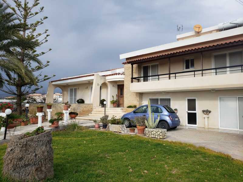 4 bedrooms Villa in Empa, Cyprus No. 140813