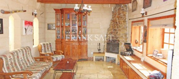 3 bedrooms Farm in Mtarfa, Malta No. 1549 10