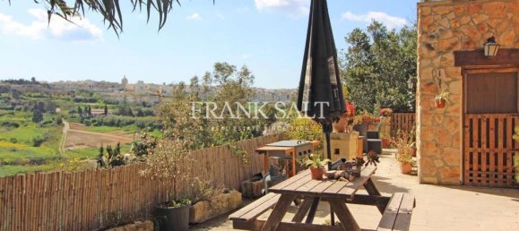 3 bedrooms Farm in Mtarfa, Malta No. 1549 2