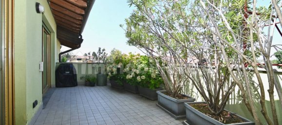 Пентхаус с 2 спальнями в Парабьяго, Италия № 313000 50