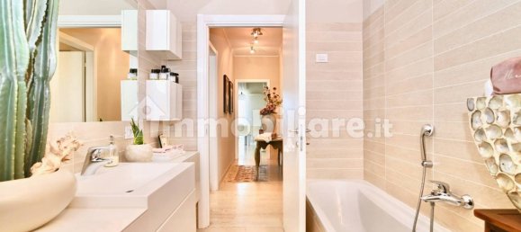 Пентхаус с 2 спальнями в Парабьяго, Италия № 313000 36