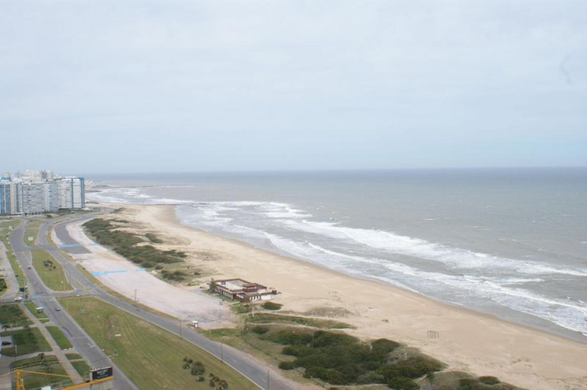 3 bedrooms Apartment in Maldonado, Uruguay No. 9649