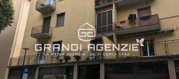 3 bedrooms Apartment in Parma, Italy No. 380383 2