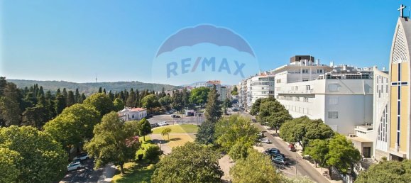 2 bedrooms Apartment in Lisbon, Portugal No. 52333 10