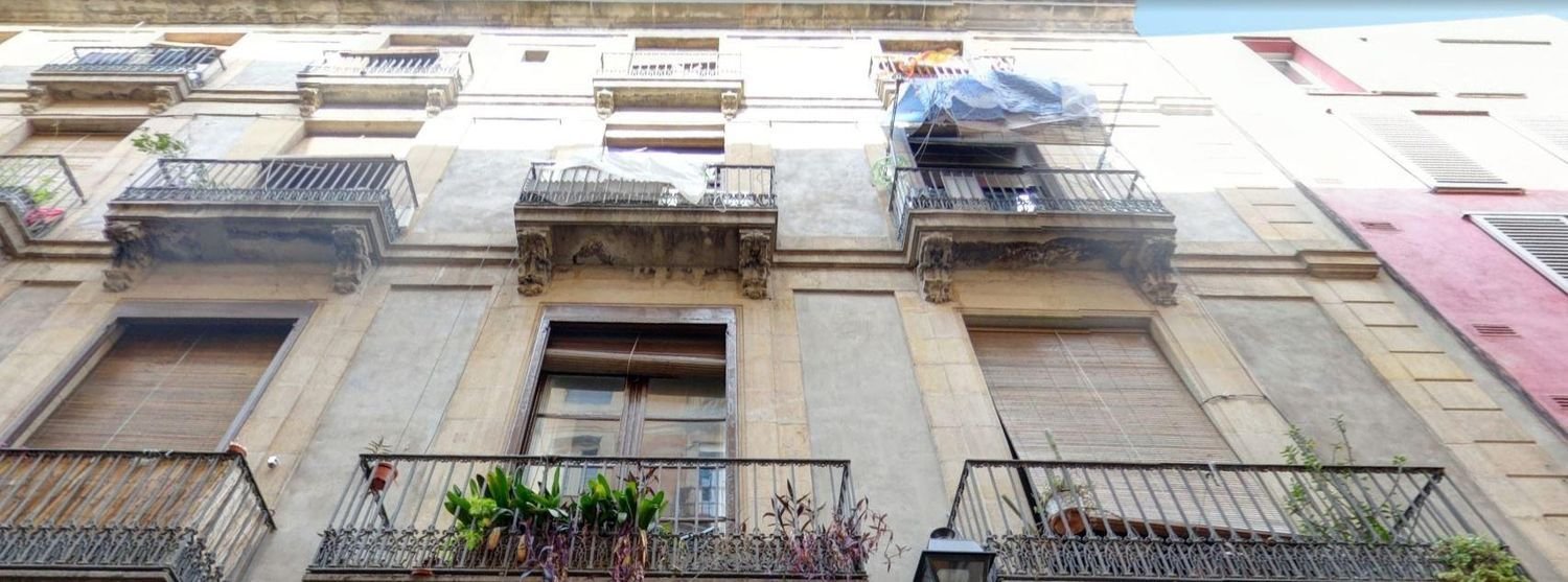 Apartamento de 2 dormitorios en Ciudad Vieja, Spain No. 73196