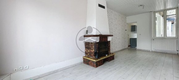 3 chambres Maison à Saint-Quentin, France No. 227941 2