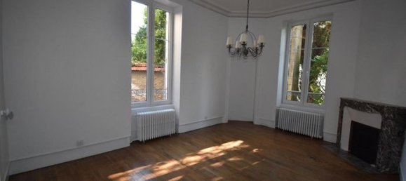 2 bedrooms Apartment in Nevers, France No. 359703 4