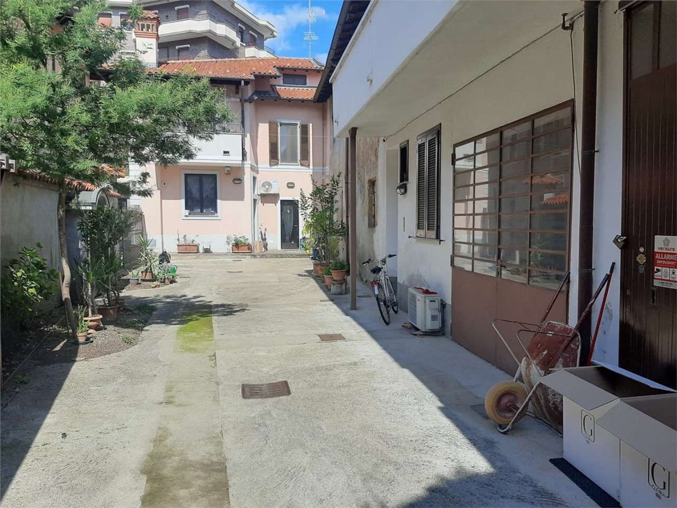 3 chambres Appartement à Busto Garolfo, Italy No. 357993