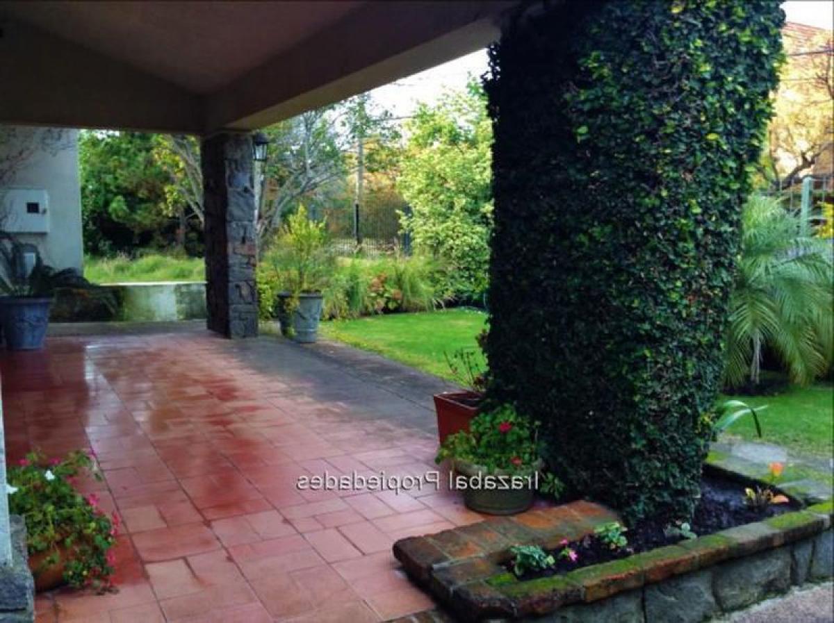 3 bedrooms House in Montevideo, Uruguay No. 1571