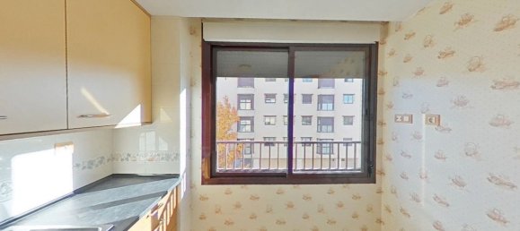 3 bedrooms Apartment in Madrid, Spain No. 137392 10