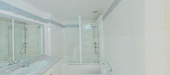 3 bedrooms Apartment in Madrid, Spain No. 137392 16