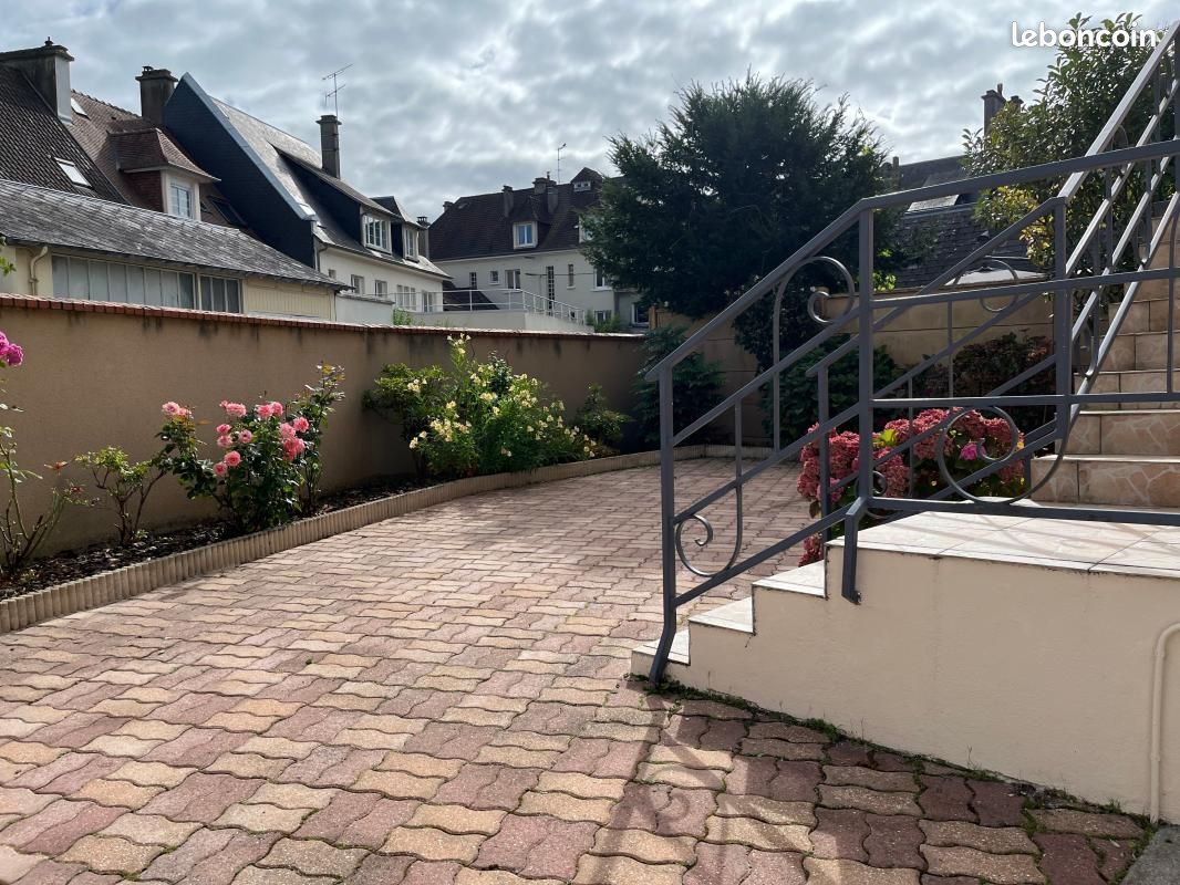 Дом с 3 спальнями в Пон-л'Эвек, Франция № 354220