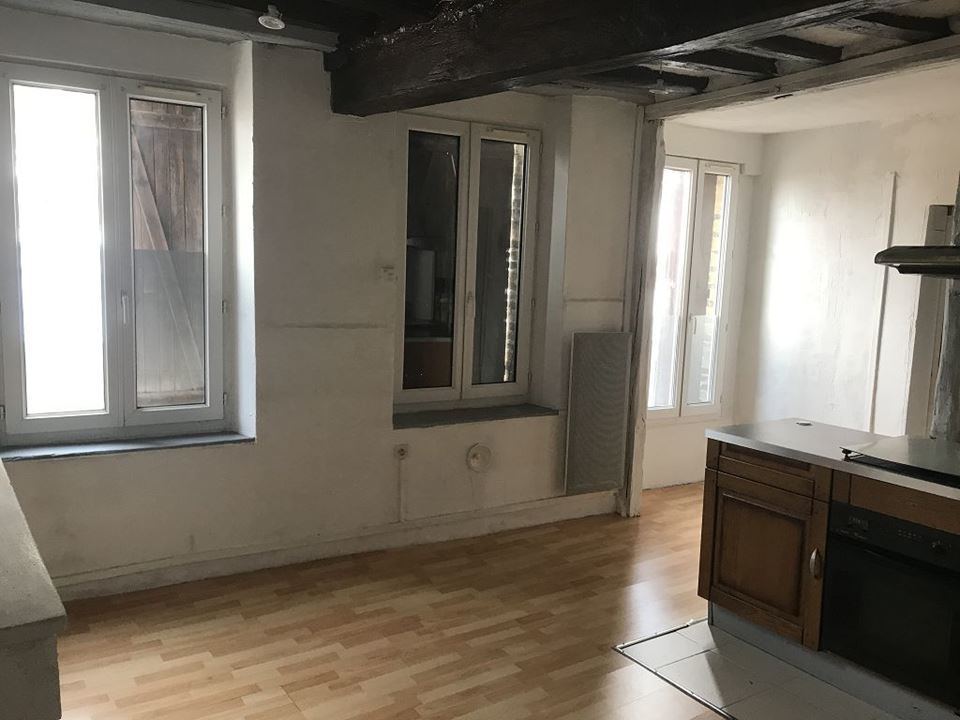 5-Zimmer Gebäude in Courtenay, France, Nr. 40848