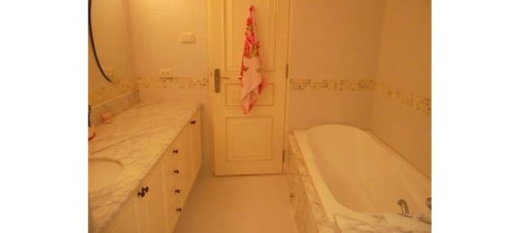 Квартира с 3 спальнями в Намтыльем, Вьетнам № 3680 8