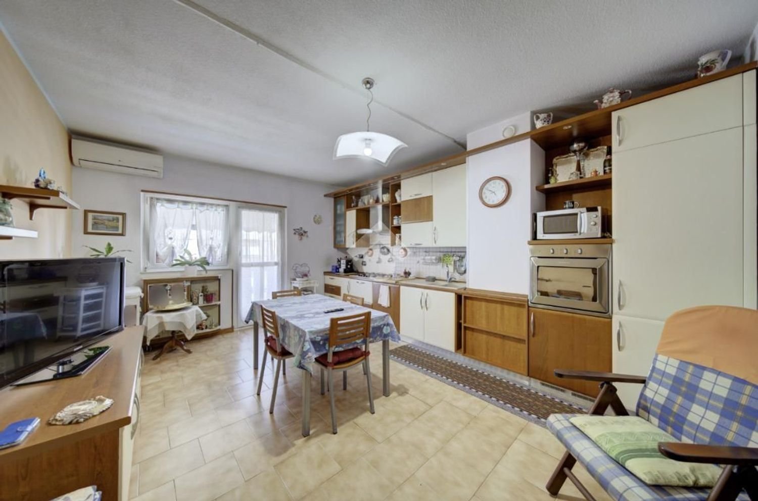 4 bedrooms Apartment in Turin, Italy No. 339593