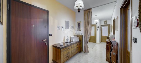 4 bedrooms Apartment in Turin, Italy No. 339593 7