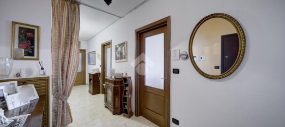 4 bedrooms Apartment in Turin, Italy No. 339593 6