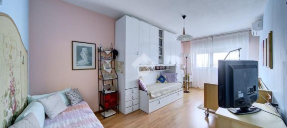 4 bedrooms Apartment in Turin, Italy No. 339593 16