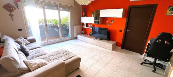 3-Zimmer Wohnung in Limbiate, Italy, Nr. 290051 2