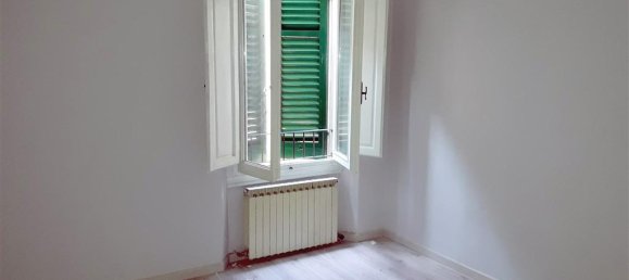 3 rooms Apartment in San Giovanni Valdarno, Italy No. 233632 4