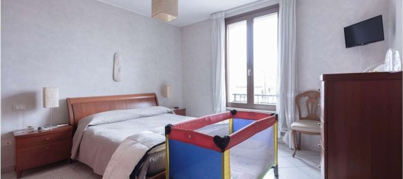 6 rooms House in Porto Mantovano, Italy No. 4040 12