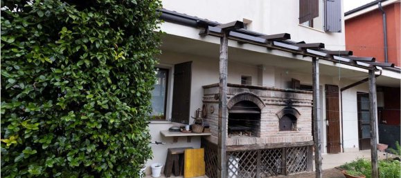 6 rooms House in Porto Mantovano, Italy No. 4040 18