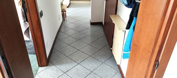 Apartamento de 3 habitaciónes en Tavernerio, Italy No. 268690 7