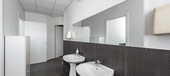 423m² Office in Trezzano sul Naviglio, Italy No. 13202 11