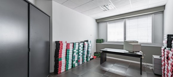 423m² Office in Trezzano sul Naviglio, Italy No. 13202 5