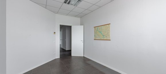 423m² Office in Trezzano sul Naviglio, Italy No. 13202 13