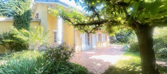 3 bedrooms House in Saint-Cyr-sur-le-Rhone, France No. 195761 2