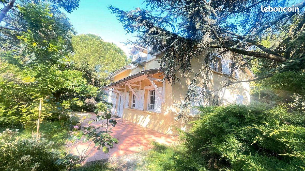 3 bedrooms House in Saint-Cyr-sur-le-Rhone, France No. 195761