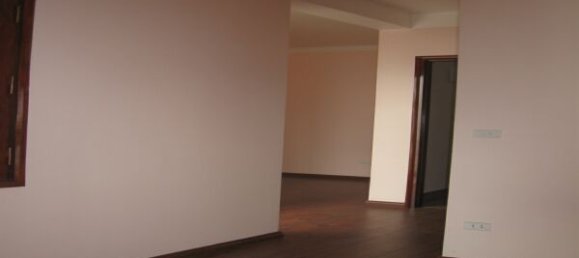 Villa de 5 dormitorios en Cau Giay, Vietnam No. 7194 2