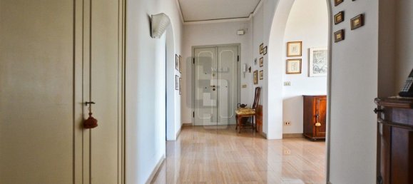 5 bedrooms Apartment in Florence, Italy No. 335752 3