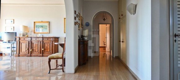 5 bedrooms Apartment in Florence, Italy No. 335752 2