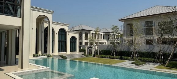4 bedrooms Villa in Pattaya, Thailand No. 5828 12