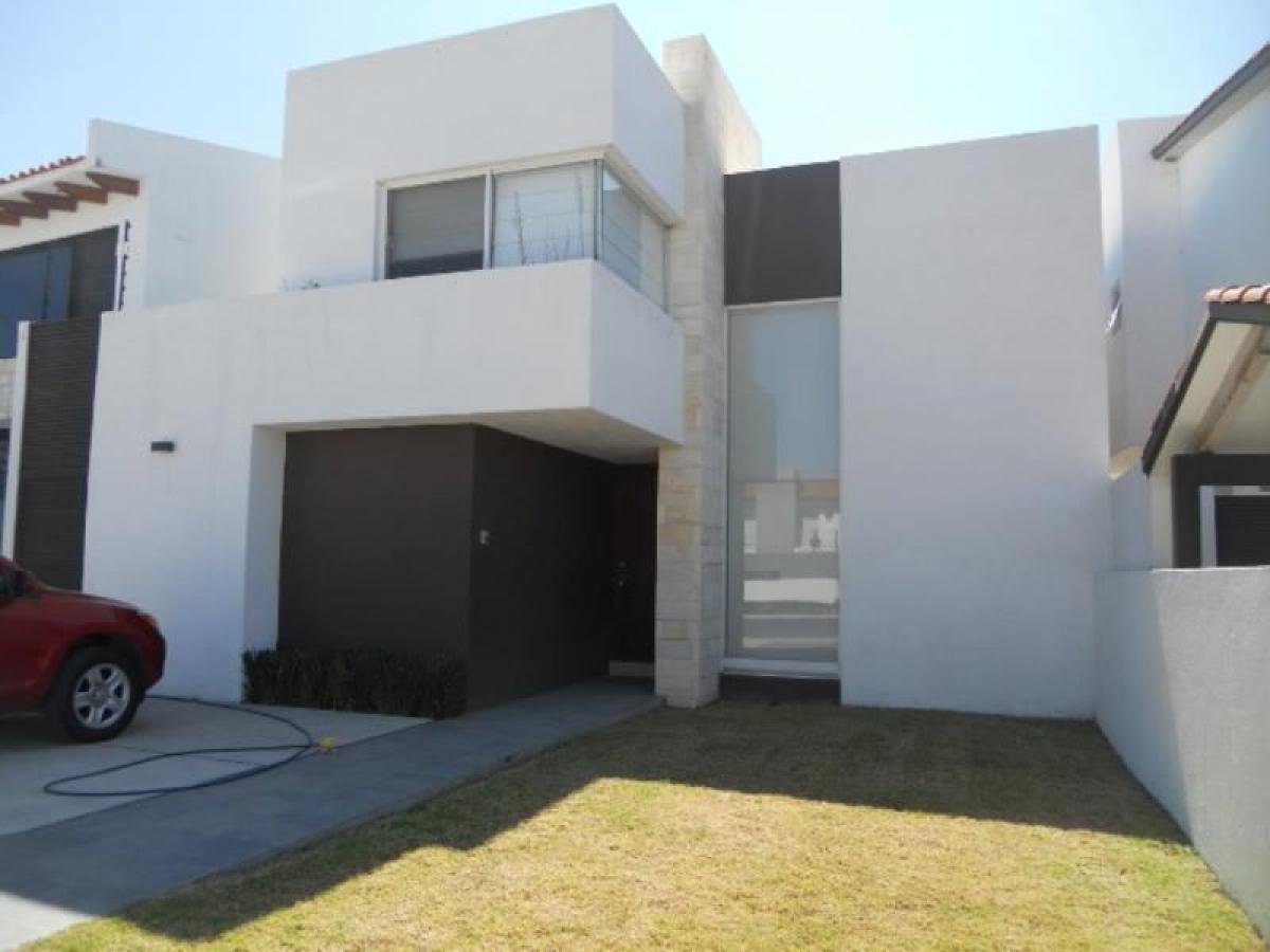 Casa de 3 dormitorios en Querétaro, Mexico No. 178639