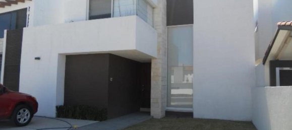 Casa de 3 dormitorios en Querétaro, Mexico No. 178639 2